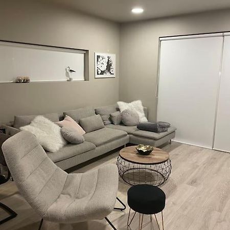 Beautiful Apartment Near Airport Njarthvik Extérieur photo