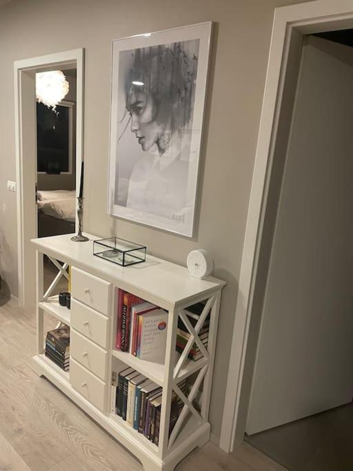 Beautiful Apartment Near Airport Njarthvik Extérieur photo